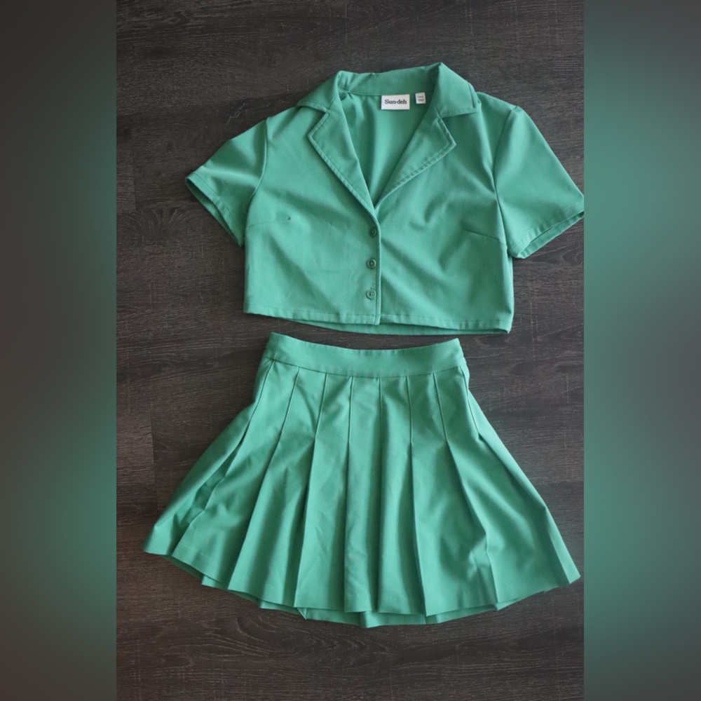 Sunday Best Aritzia Skirt & cropped Blazer Set Size: XXS